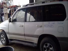 1999 TOYOTA LAND CRUISER, WHITE, 4.7L, AT, 4WD.   Z25225